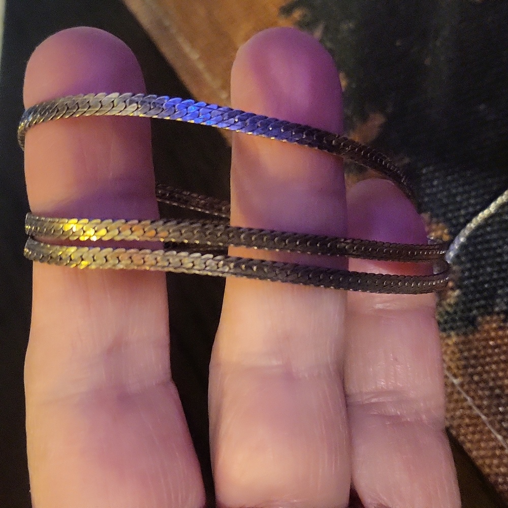 2 Bracelets - Picture 6 of 6